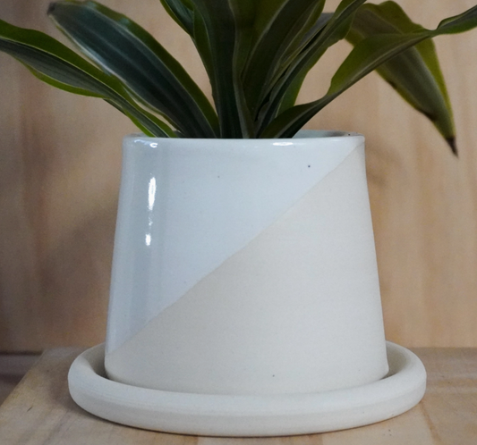 Angle Dip Small Planter w/ Tray