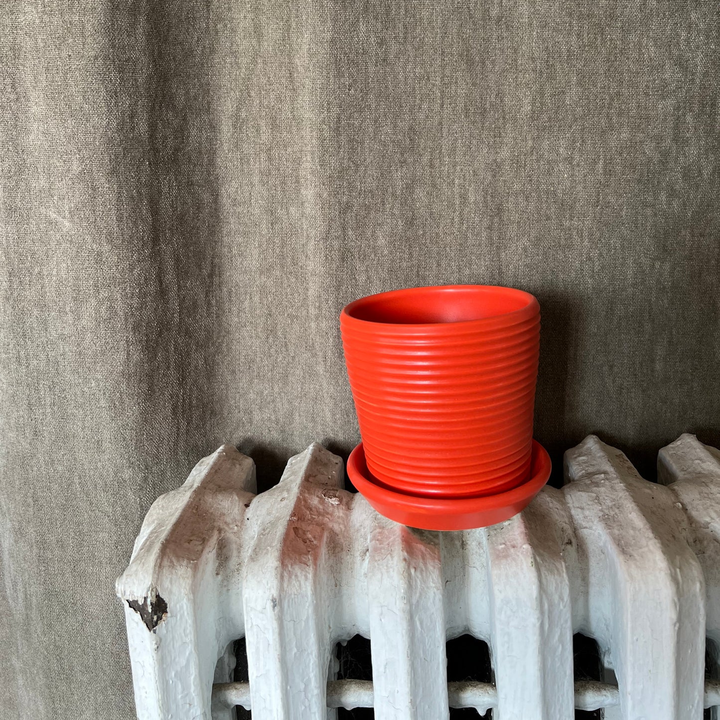 Petite Ribbed Planter